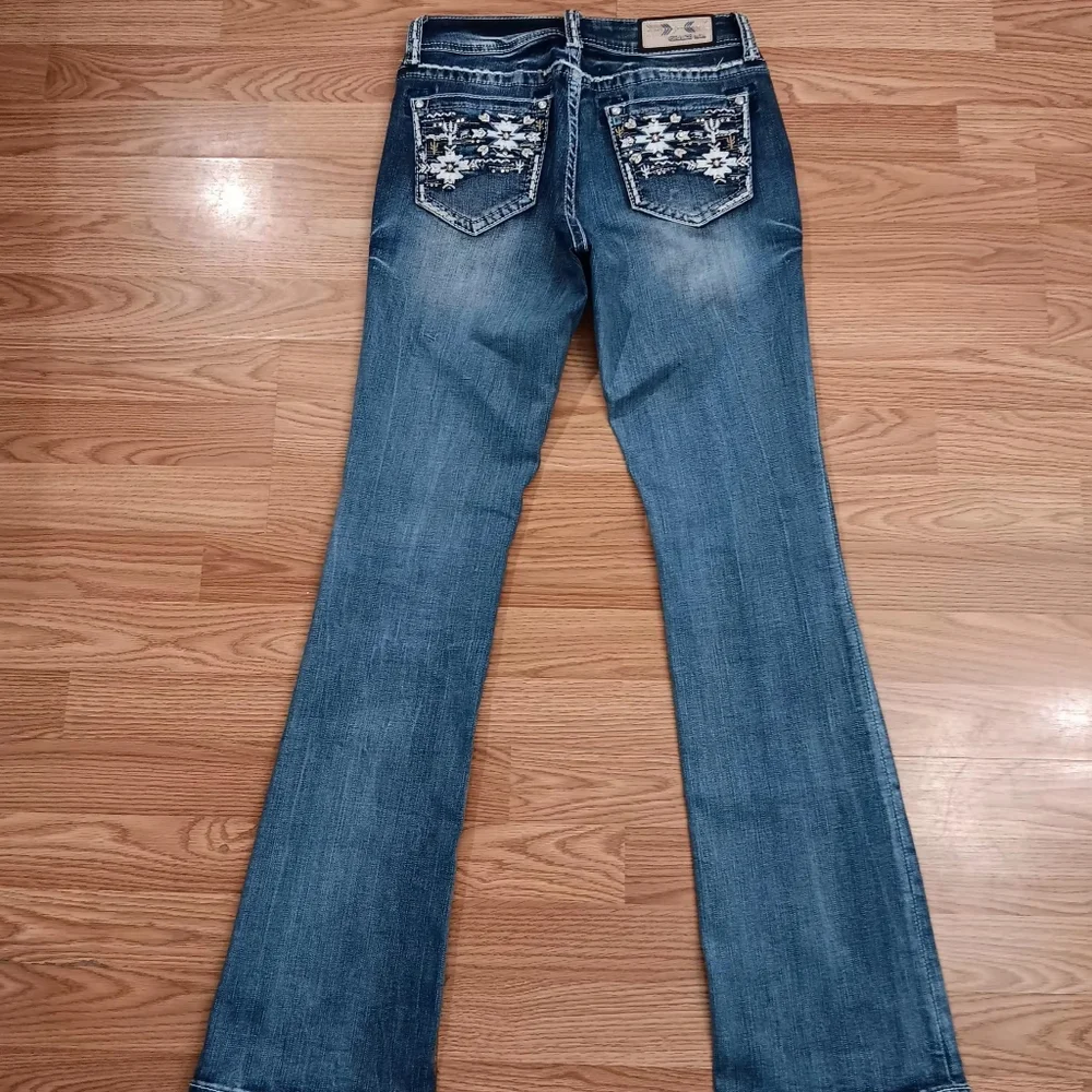 Grace in LA Embroidered Jeans - Picture 3 of 12